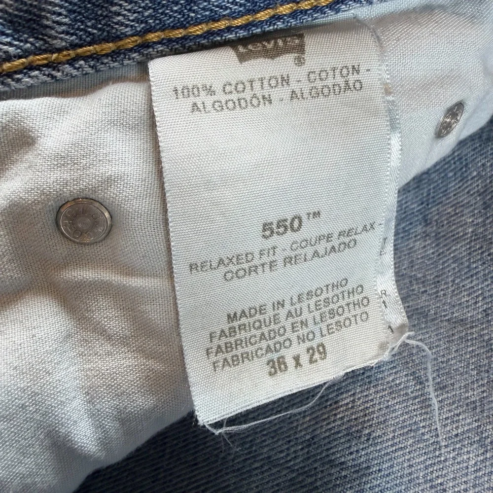 Levis 550 Relaxed Fit Jeans Light Wash Blue Denim Mens 36x29 100% Cotton